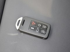 2013款 3.0T 自动 AWD舒适版 5座