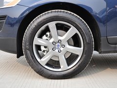 2013款 3.0T 自动 AWD舒适版 5座