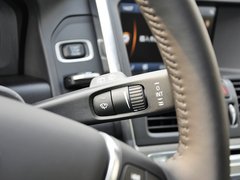 2013款 3.0T 自动 AWD舒适版 5座