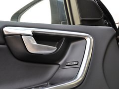 2013款 3.0T 自动 AWD舒适版 5座