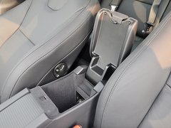 2013款 3.0T 自动 AWD舒适版 5座