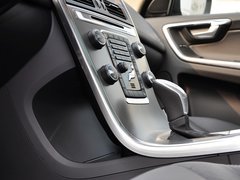2013款 3.0T 自动 AWD舒适版 5座