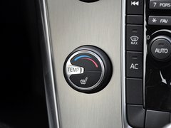 2013款 3.0T 自动 AWD舒适版 5座