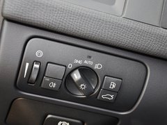 2013款 3.0T 自动 AWD舒适版 5座