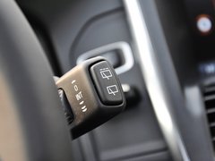 2013款 3.0T 自动 AWD舒适版 5座