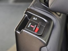 2013款 3.0T 自动 AWD舒适版 5座