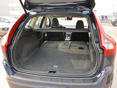 2013款 3.0T 自动 AWD舒适版 5座