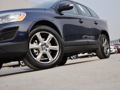 2013款 3.0T 自动 AWD舒适版 5座