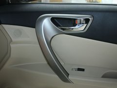 2012款 1.5L 手动 旗舰型