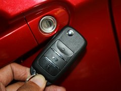2012款 1.6L 手动 豪华型 5座