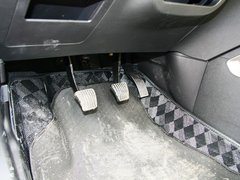 2012款 1.6L 手动 豪华型 5座