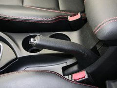 2012款 1.6L 手动 豪华型 5座