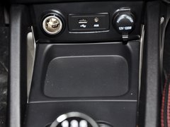2012款 1.6L 手动 豪华型 5座