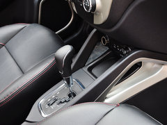 2012款 1.6L 自动 豪华型 5座