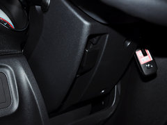 2012款 1.6L 自动 豪华型 5座