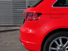 2014款 40TFSI 1.8T DCT Sportback舒适型