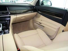 2013款 740Li 3.0T 豪华型