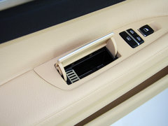 2013款 740Li 3.0T 豪华型