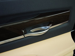 2013款 740Li 3.0T 豪华型