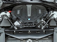 2013款 730Li 3.0L 领先型