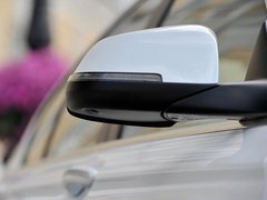 2013款 730Li 3.0L 领先型