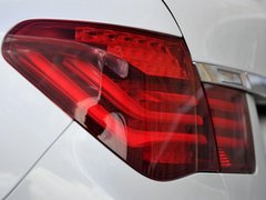 2013款 730Li 3.0L 领先型