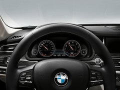 2013款 730Li 3.0L 领先型