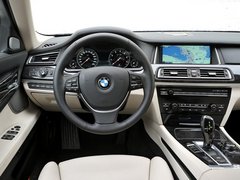 2013款 730Li 3.0L 领先型