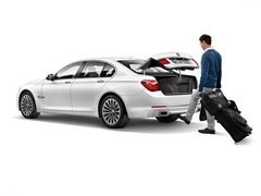 2013款 730Li 3.0L 领先型