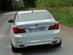 2013款 730Li 3.0L 领先型