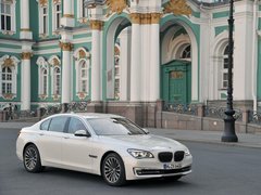 2013款 730Li 3.0L 领先型