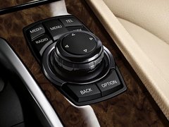 2013款 730Li 3.0L 领先型
