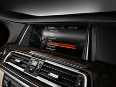 2013款 730Li 3.0L 领先型