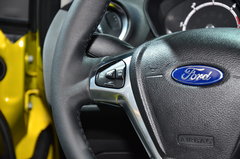 2013款 1.6T 手动 三门两厢版 ST