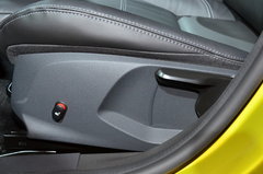 2013款 1.6T 手动 三门两厢版 ST