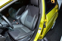 2013款 1.6T 手动 三门两厢版 ST