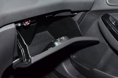 2013款 1.6T 手动 三门两厢版 ST
