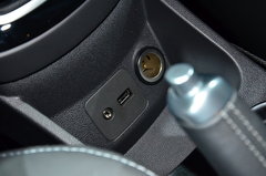 2013款 1.6T 手动 三门两厢版 ST