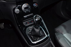 2013款 1.6T 手动 三门两厢版 ST