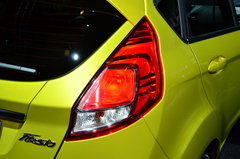 2013款 1.6T 手动 三门两厢版 ST