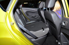 2013款 1.6T 手动 三门两厢版 ST