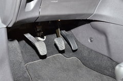 2013款 1.6T 手动 三门两厢版 ST