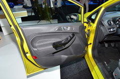 2013款 1.6T 手动 三门两厢版 ST