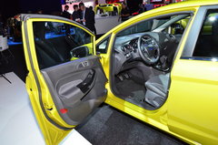 2013款 1.6T 手动 三门两厢版 ST