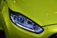 2013款 1.6T 手动 三门两厢版 ST