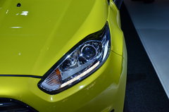 2013款 1.6T 手动 三门两厢版 ST