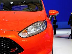 2013款 1.6T 手动 三门两厢版 ST