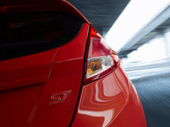 2013款 1.6T 手动 三门两厢版 ST