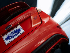 2013款 1.6T 手动 三门两厢版 ST