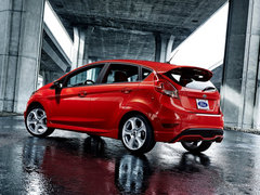 2013款 1.6T 手动 三门两厢版 ST